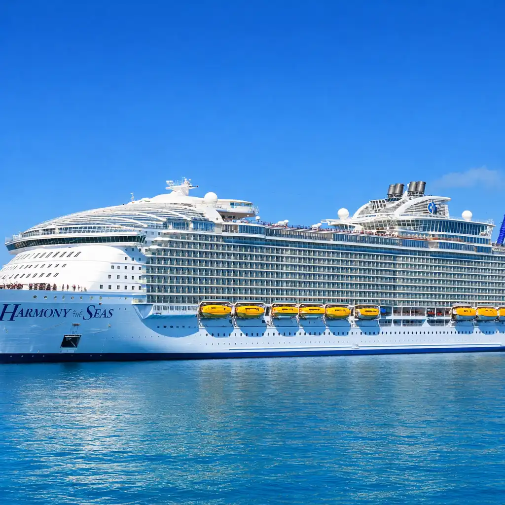 Harmony of the Seas przy nabrzeżu portowym